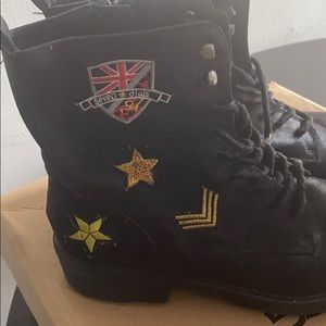 Combat boots
